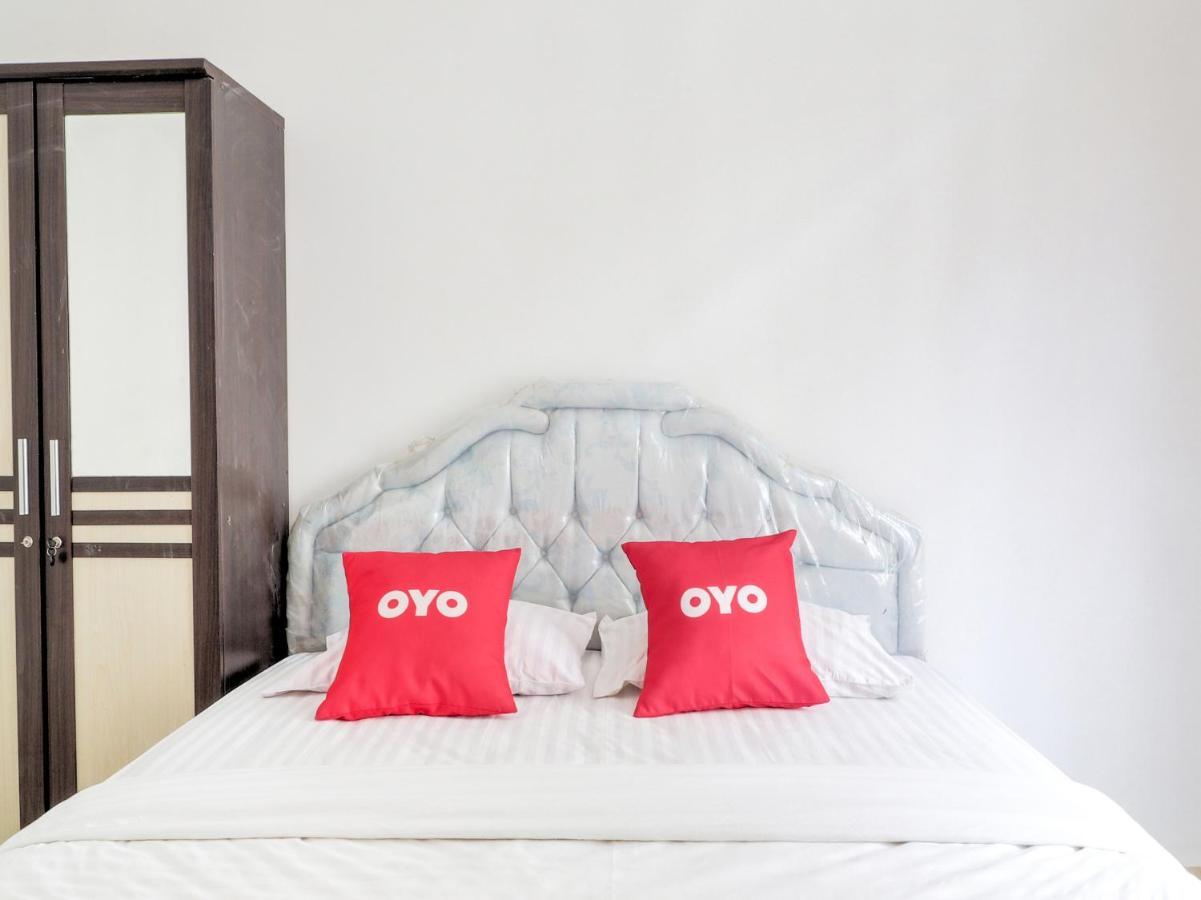 ホテル Oyo 2997 グランド スイーツ パレス 2 Sindanglaya エクステリア 写真